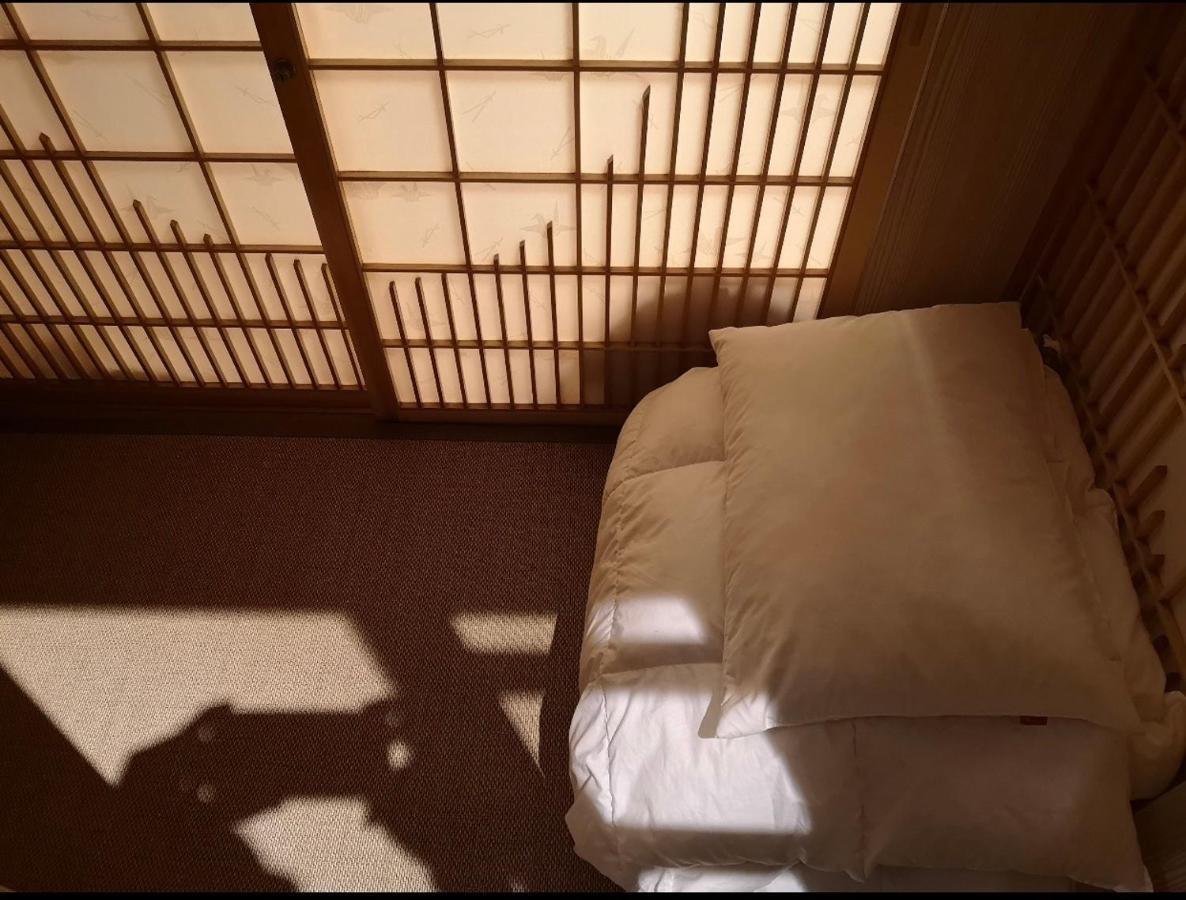 台甕茶室青年旅館 Tai-Wong Tatami Room Hostel Тайнань Екстер'єр фото