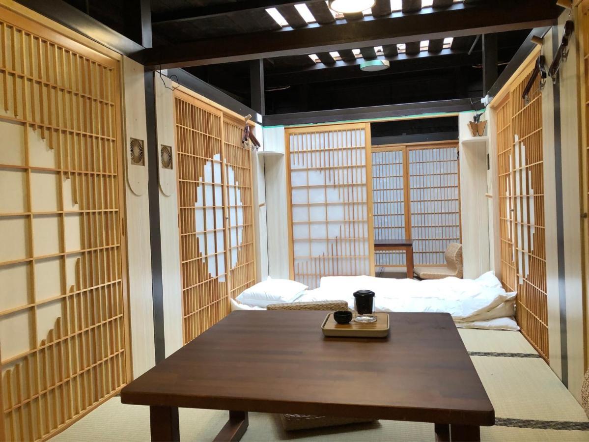台甕茶室青年旅館 Tai-Wong Tatami Room Hostel Тайнань Екстер'єр фото