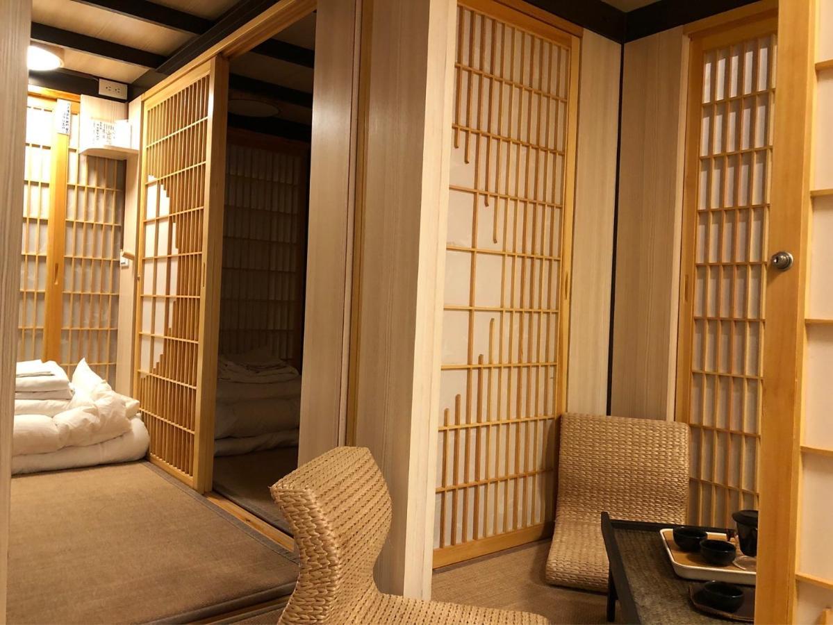 台甕茶室青年旅館 Tai-Wong Tatami Room Hostel Тайнань Екстер'єр фото