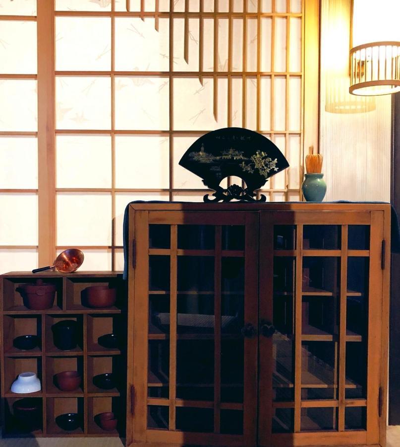 台甕茶室青年旅館 Tai-Wong Tatami Room Hostel Тайнань Екстер'єр фото