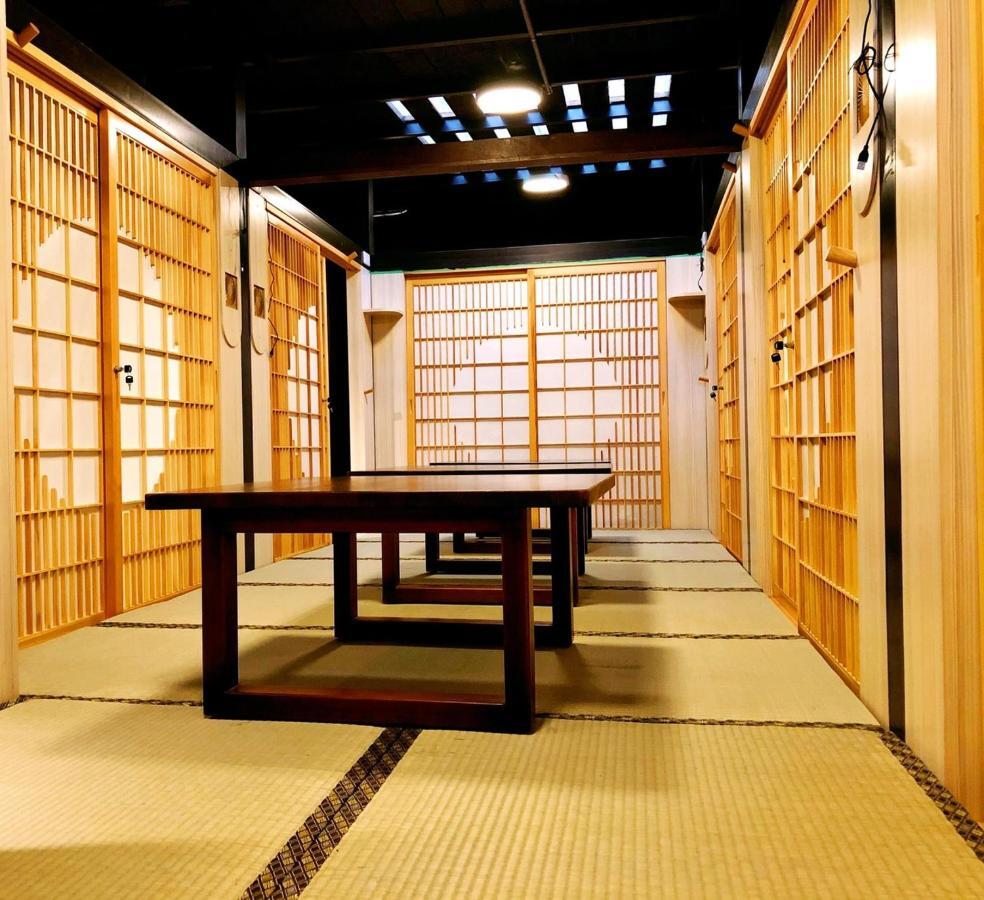 台甕茶室青年旅館 Tai-Wong Tatami Room Hostel Тайнань Екстер'єр фото