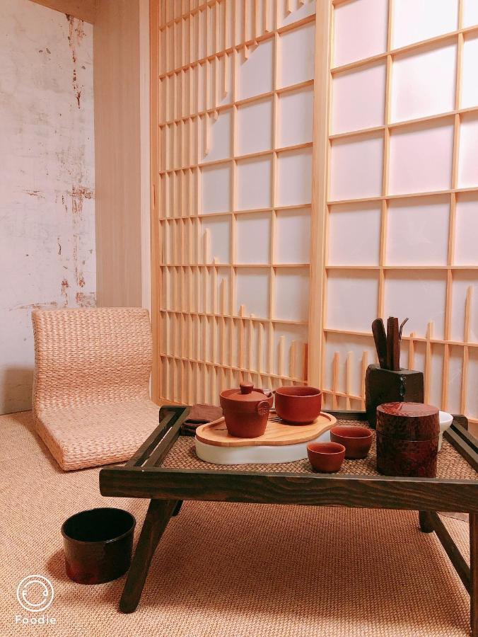 台甕茶室青年旅館 Tai-Wong Tatami Room Hostel Тайнань Екстер'єр фото