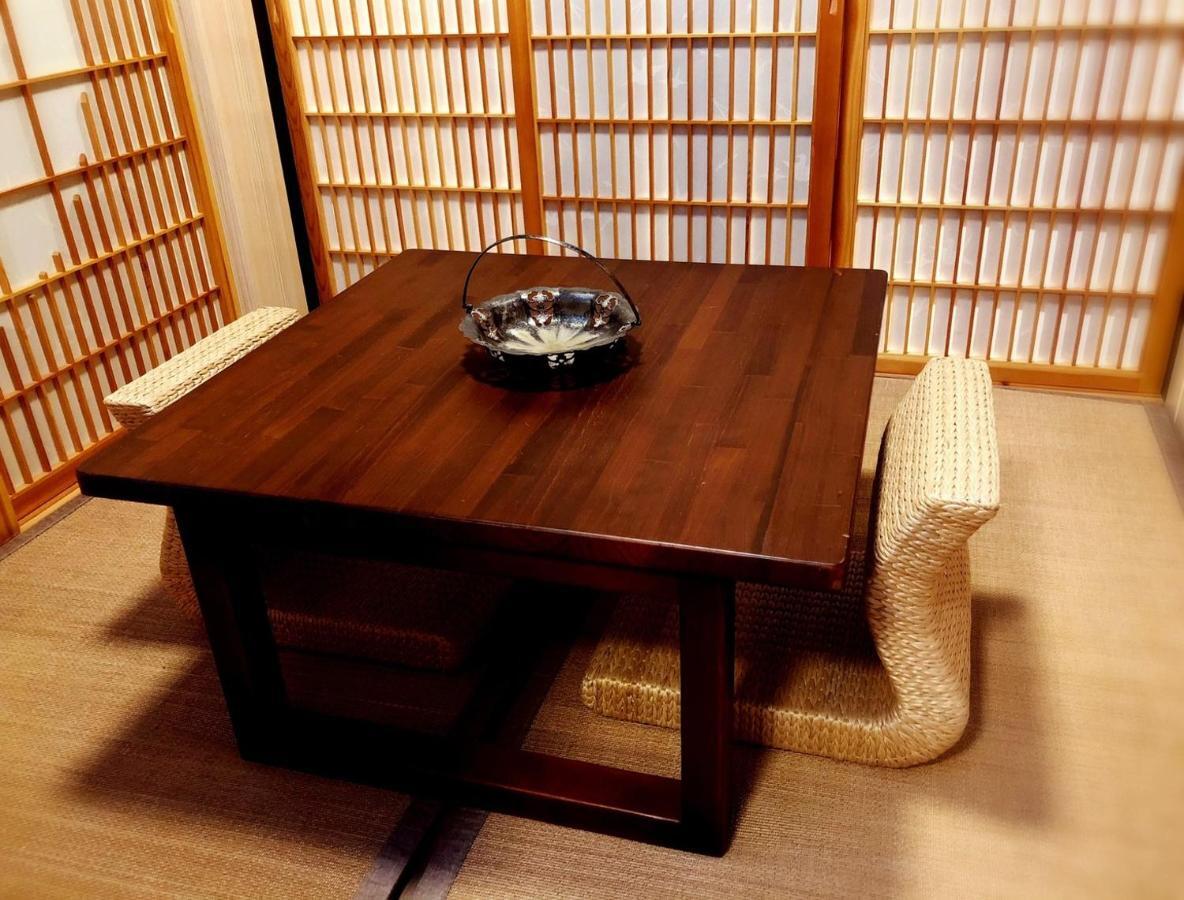 台甕茶室青年旅館 Tai-Wong Tatami Room Hostel Тайнань Екстер'єр фото