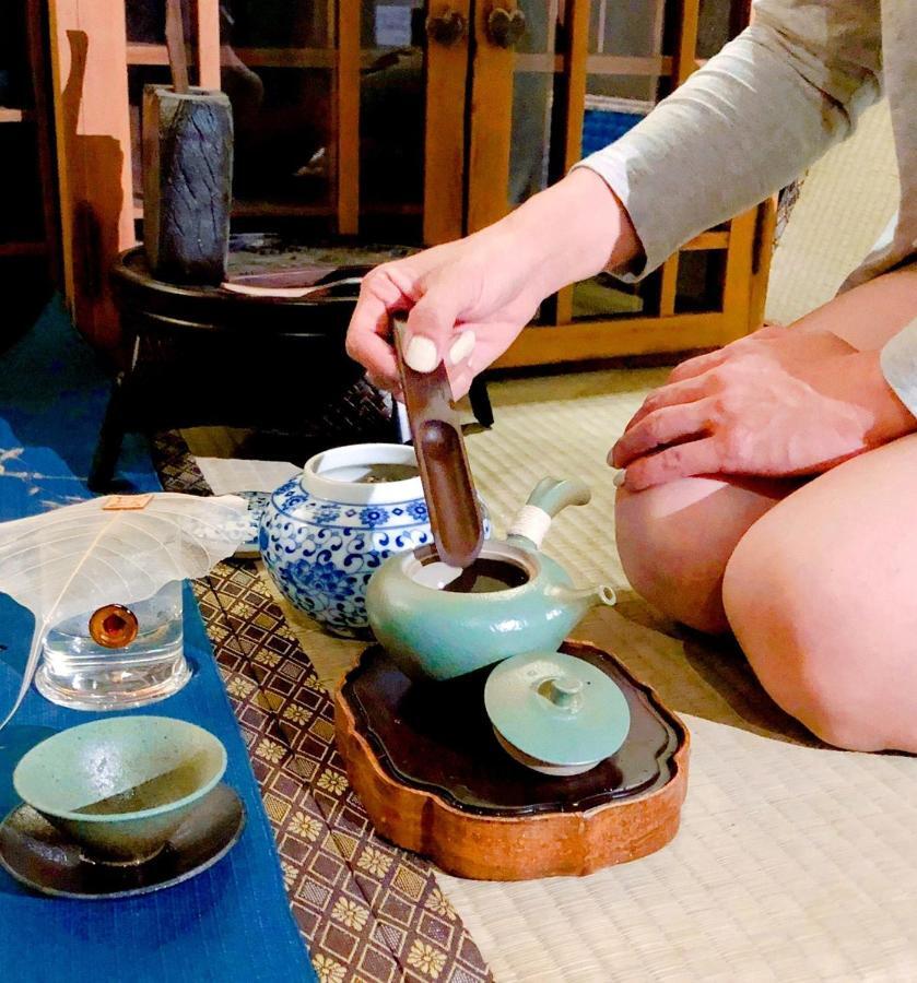台甕茶室青年旅館 Tai-Wong Tatami Room Hostel Тайнань Екстер'єр фото